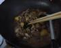 板栗烧鸡的做法步骤9