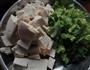 菜叶炖豆腐的做法图解3
