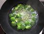 西兰花炒虾仁的做法图解4