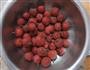 自制山楂罐头的做法图解1
