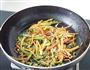 酸菜炒莜面的做法图解9