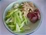 腊肉炒西芹的做法图解2