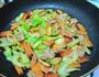 芹菜香干炒肉的做法图解7