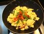 青红椒炒蛋的做法图解5