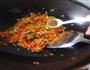 鸭肠炒饭的做法图解5