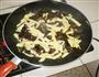 黑木耳炒腐竹的做法图解7
