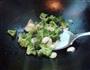 蚝油百合西兰花的做法图解5