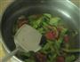 西红柿炒嫩南瓜的做法图解7