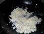 韭菜鸡蛋炒饭的做法图解3