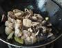 香菇炖鸡的做法图解7