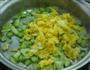 西兰花梗炒鸡蛋的做法图解8