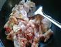 泡菜杂菌炖鸡块的做法图解2