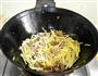 韭黄猪肉炒鸡蛋的做法图解7