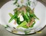 西芹炒蛋清肠的做法图解7
