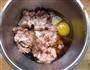 干炸肉丸的做法图解2