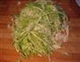 剁椒卷心菜的做法图解1