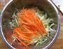 卷心菜拌胡萝卜的做法图解4