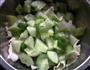 手撕包菜拍黄瓜的做法步骤2