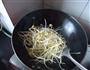 豆芽炒豆苗的做法图解2