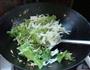 芹菜炒虾皮的做法图解7