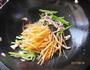 三丝炒粉皮的做法图解5