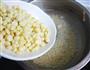 苹果玉米南瓜炒米粥的做法图解3