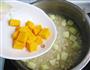苹果玉米南瓜炒米粥的做法图解5