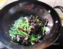 韭苔木耳炒竹蛏的做法图解3