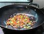 四素炒肉丁的做法图解5