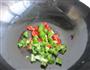 双椒苹果炒鸡丁的做法图解8