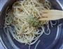 三文鱼配青酱意面的做法图解6
