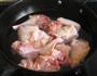 草菇炖鸡的做法图解3