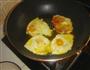 浇汁煎蛋的做法图解3