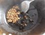黑木耳炒核桃仁的做法图解5