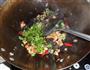 黑木耳炒核桃仁的做法图解8