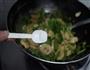 韭菜炒面筋的做法图解7
