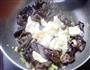 黑木耳炒蛋白的做法图解8
