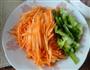 胡萝卜炒肉的做法图解2