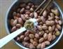香酥花生米的做法图解2