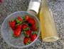 草莓泡酒的做法图解1