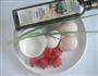 草莓鸡蛋饼的做法图解1