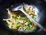 笋尖炒鱿鱼的做法图解12
