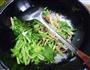 黄花菜炒香芹的做法图解8