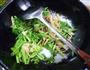 黄花菜炒香芹的做法图解9