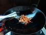韭菜炒河虾的做法图解5