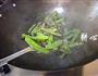 豆豉鲮鱼炒荷兰豆的做法图解8