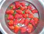 糖水草莓的做法图解2
