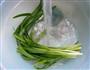 韭菜炒海蜒的做法图解2