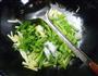 韭菜芽炒香芹的做法图解8