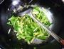 韭菜芽炒香芹的做法图解9